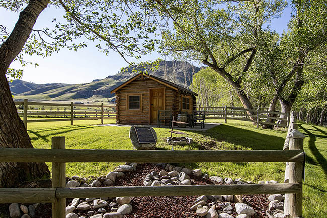Ground View Bunkhouse Castle Rock River Ranch Montana