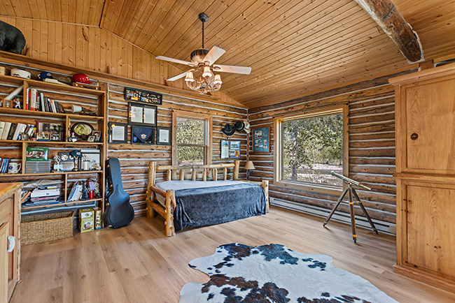 Guest Cabin River View Castle Rock River Ranch Montana