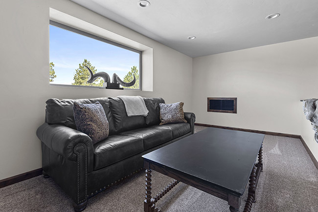 Interior Lounge Crooked Creek Ranch Winnett Mt